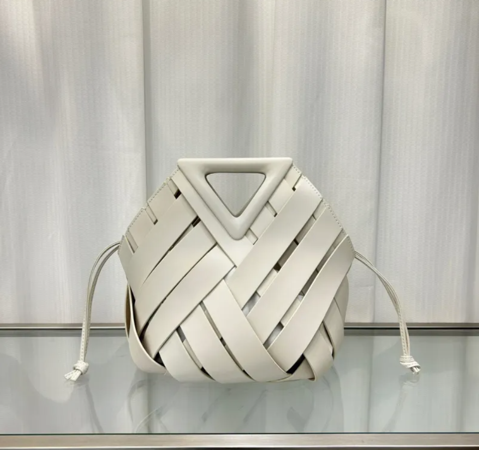Triangle Magnetic Buckle Crossbody Handbag