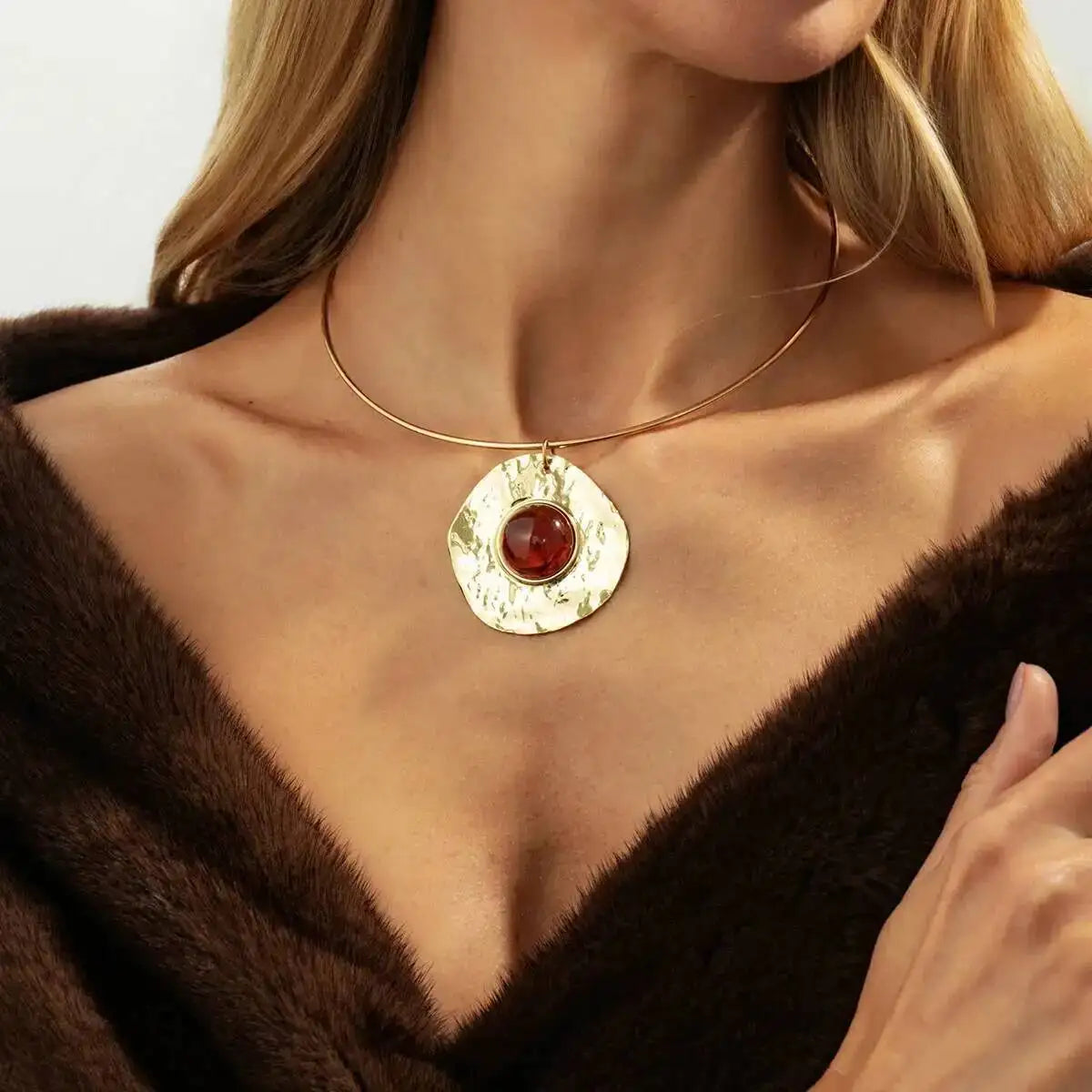KunJoe Elegant Circle Torques Choker Necklace for Women Vintage Resin Round Pendant Necklace 2026 Fashion Jewelry on the Neck