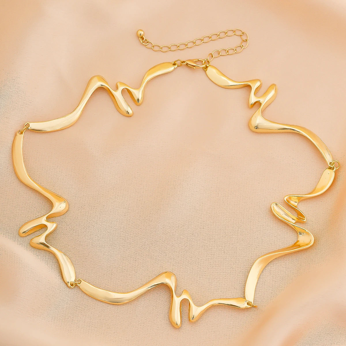 Salircon Vintage Creative Design Irregular Metal Choker Necklace for Women Classic Party Dinner Ladies On the Neck Jewelry