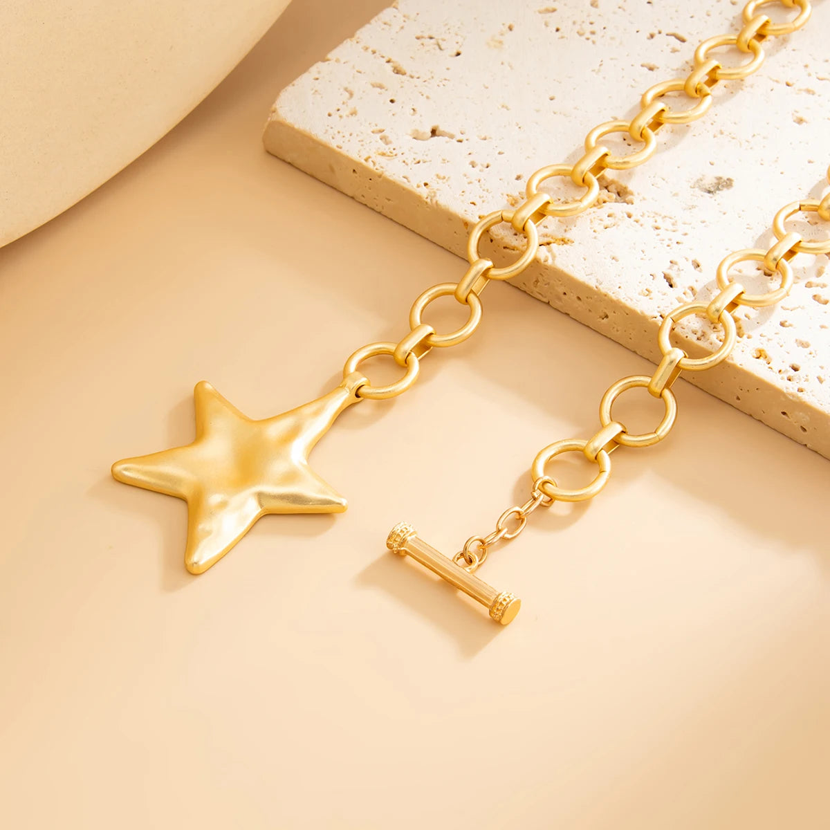 Ingemark Hip-Hop Punk Star Metal Pendant Chokers Necklace Women Trendy Simple OT Buckle Thick Neck Chain 2025 New Jewelry Gift