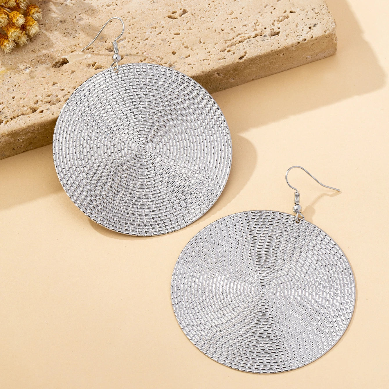 Women's Pendant Earrings, Metal Geometric Exaggerated Round Earrings, Suitable for Daily Wear and Vacation Wear