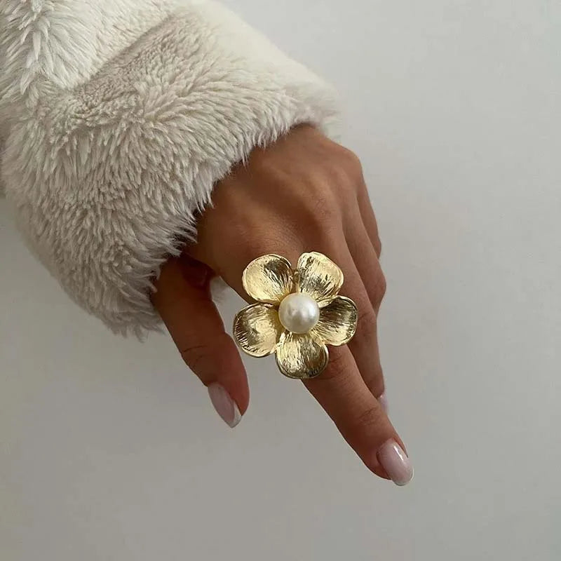 Exaggerated Metal Big Pearl Flower Rings for Women Retro Gold Color Irregular Geometric Circle Leaf Opening Finger Ring Jewelry