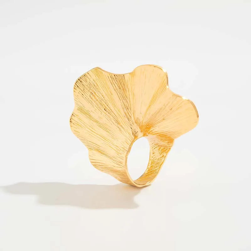 Fashion Metal Irregular Texture Rings for Women Exaggerated Gold Color Fold Leaf Wide Personality Rings Jewelry Party Gifts