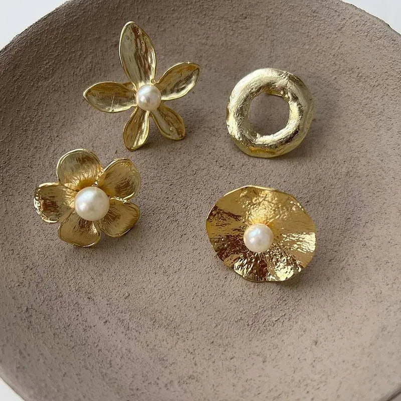 Exaggerated Metal Big Pearl Flower Rings for Women Retro Gold Color Irregular Geometric Circle Leaf Opening Finger Ring Jewelry