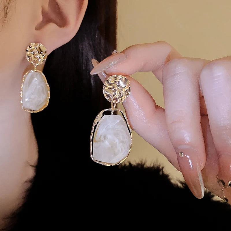 Retro Geometric Resin Drop Earings For Women Water Drop Pendant Earrings for Banquet Party Female Ear Jewelry Gift