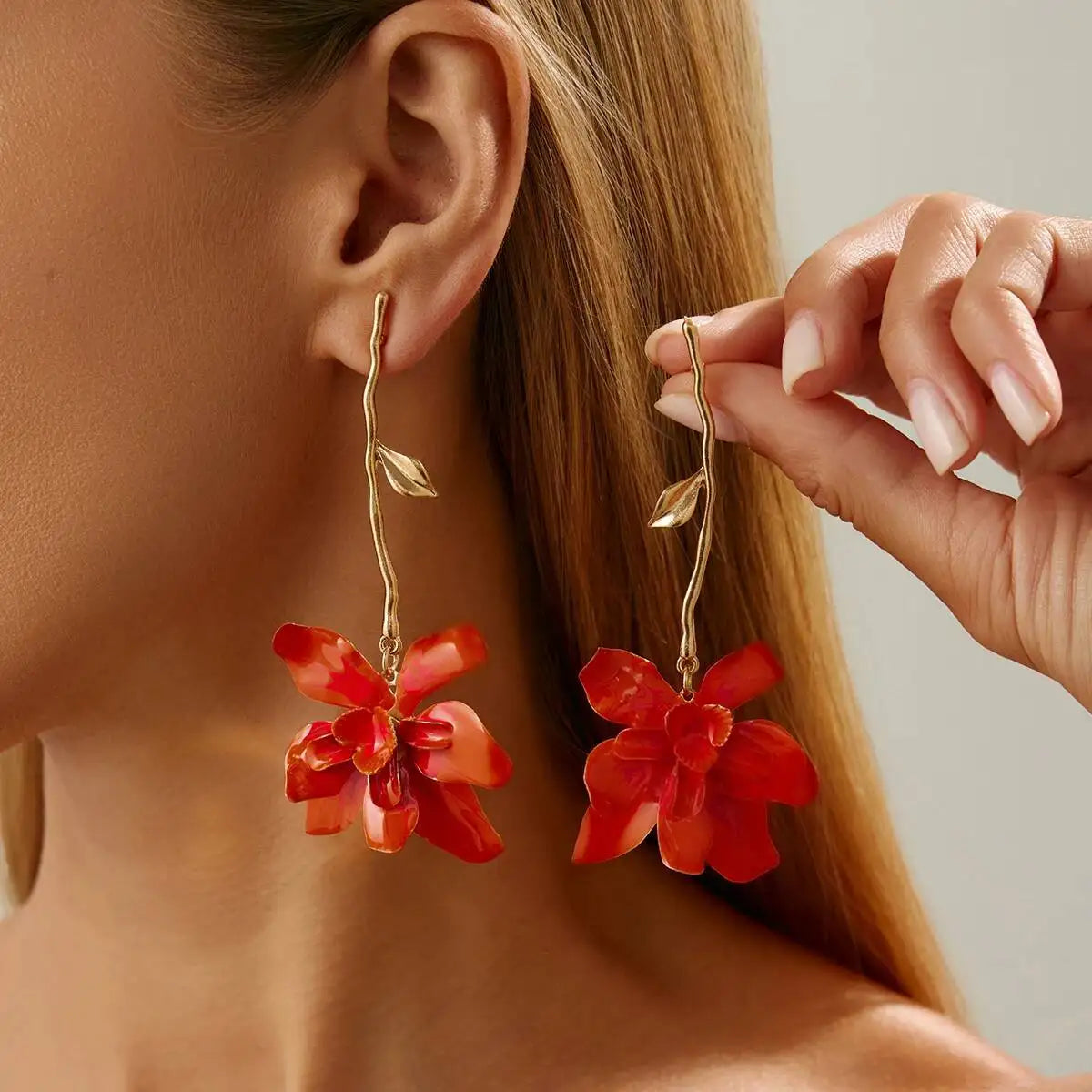 Salircon Vintage Exquisite Oil Drop Petal Flower Pendant Earrings Women Exaggerated Metal Long Tassel Earring 2025 Trend Jewelry