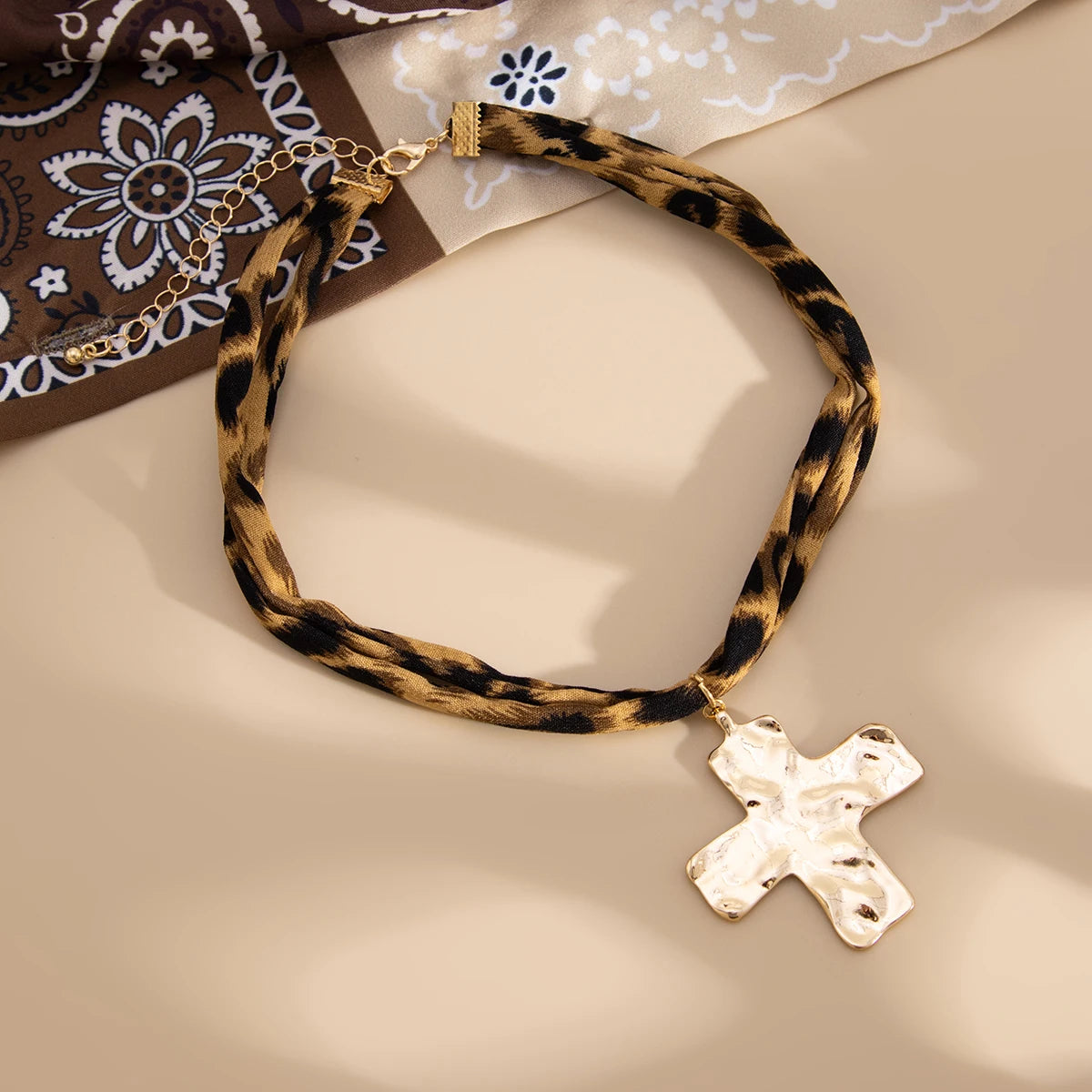 KunJoe 7 Styles Metal Starfish Conch Heart Pendant Necklace Women Leopard Pattern Soft Cotton Velvet Short Choker Neck Chain