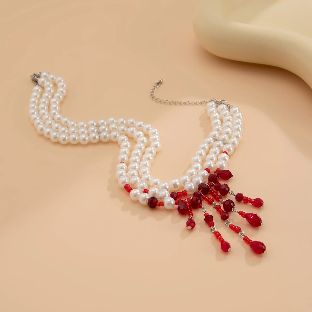 Salircon Dripping Blood Imitation Pearls Men Necklace Halloween Choker Gothic Style Pearls Creative Tassel Choker Necklace