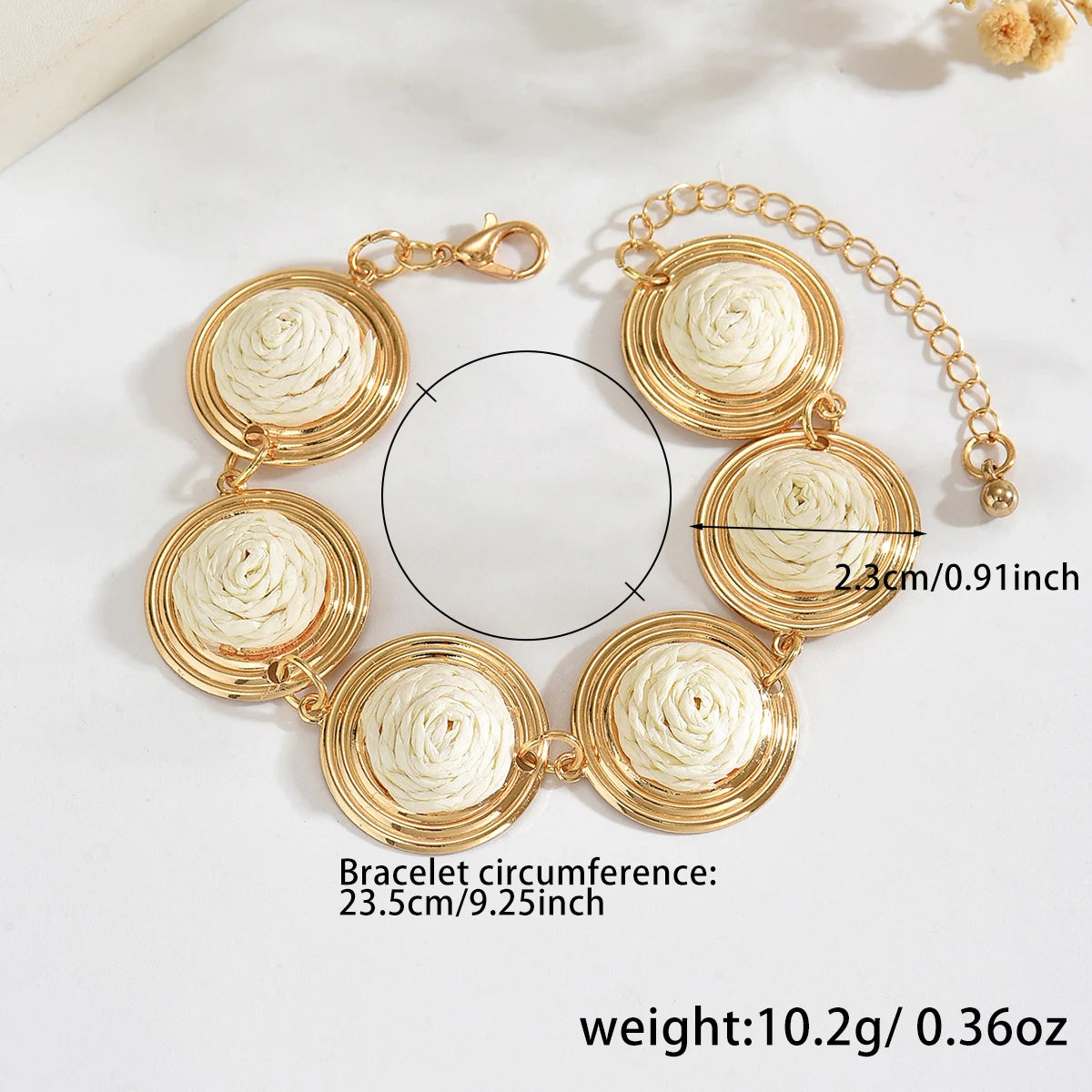 Women Handmade Ombre Neutral Tone Straw Woven Bracelet Multi Circle Raffia Disc Linked Bracelet Bohemian Seaside Holiday Accesso