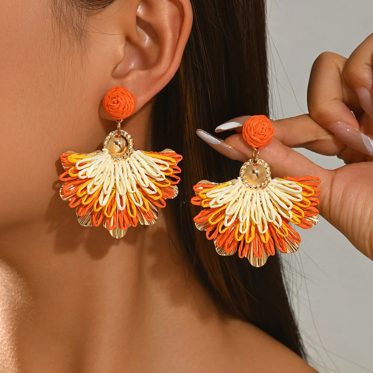 Women Handmade Colorful Straw Fan Fringe Earrings Raffia Ball Stud Gradient Tassel Dangling Earrings Bohemian Holiday Seaside Ac