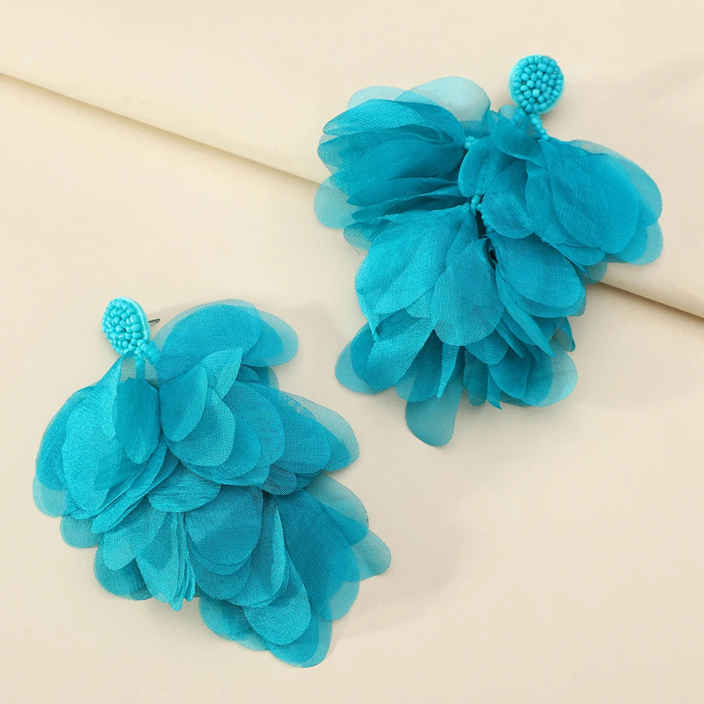 Charm Flower Petals Elegant Beaded Charm Decor Piercing Dangle Earrings For Women Trend Luxury Design Wedding Party Jewelry Gift