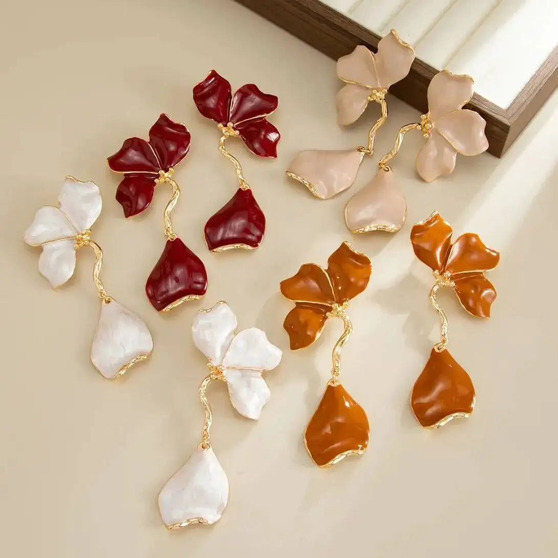Salircon Fashion Elegant Oil Drop Petals Pendant Earrings for Women Classic Luxury Irregular Long Earrings Party Wedding Jewelry