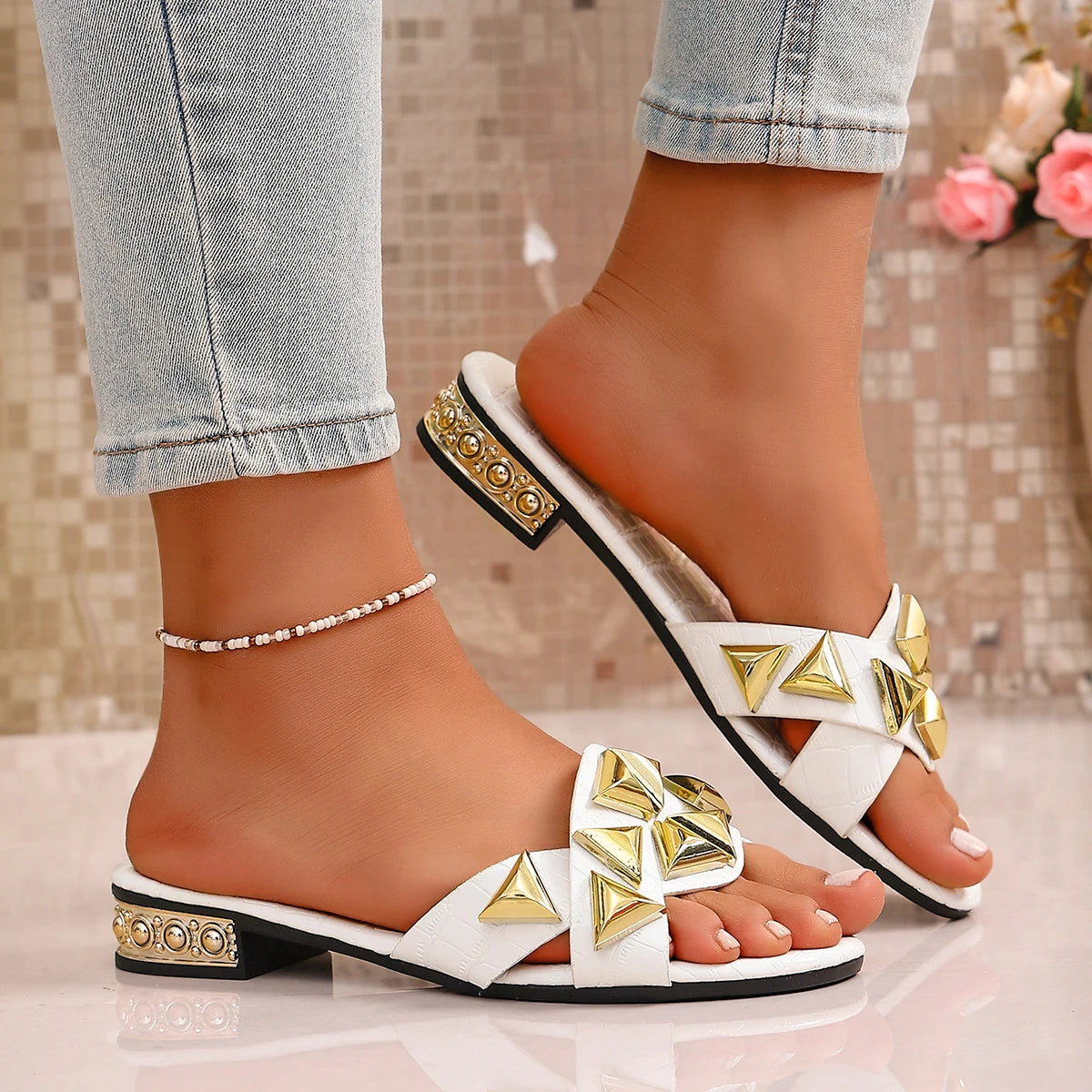 Summer Women Shoes Ladies Flip Flops Designer Outside Female Slippers Summer New Luxury Sandals Fashion Walking Open Toe Slides