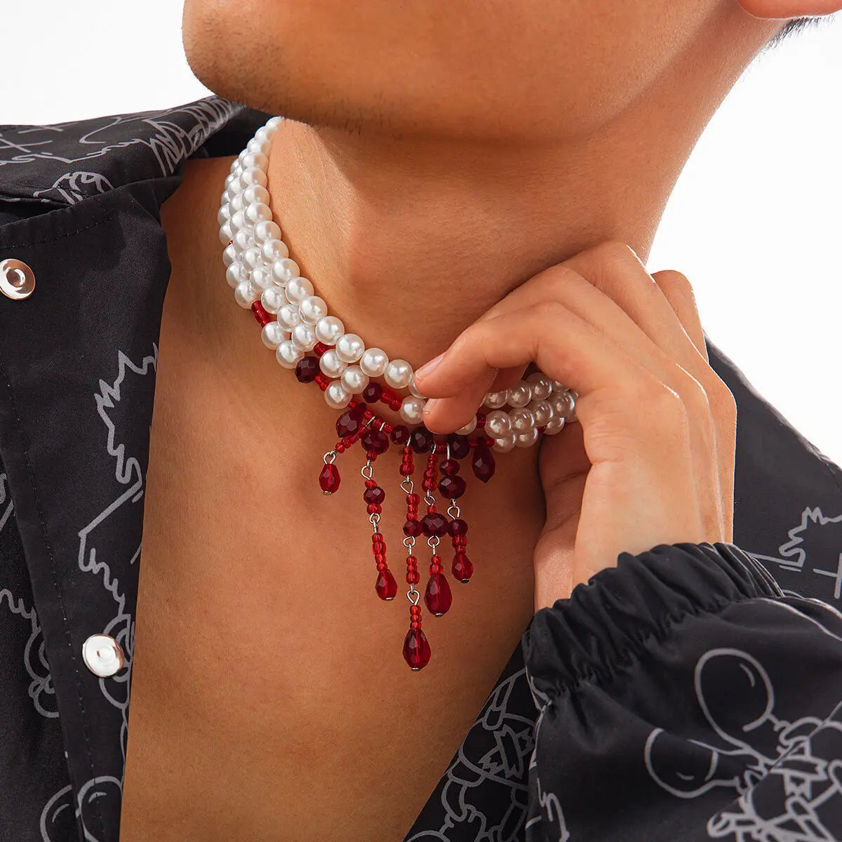 Salircon Dripping Blood Imitation Pearls Men Necklace Halloween Choker Gothic Style Pearls Creative Tassel Choker Necklace