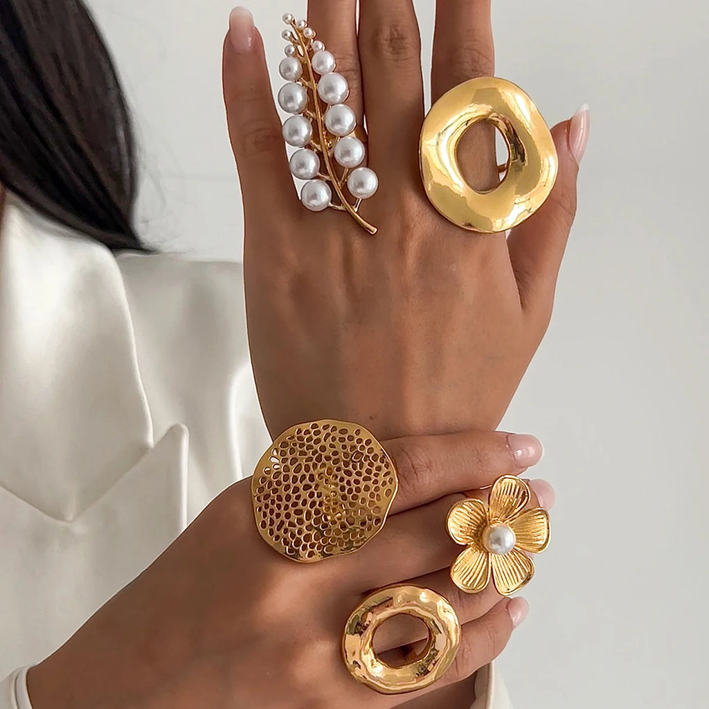 Salircon Aesthetic Design Inlaid Imitation Pearl Flower Leaf Ring for Women Vintage Circular Metal Finger Ring Party Jewelry