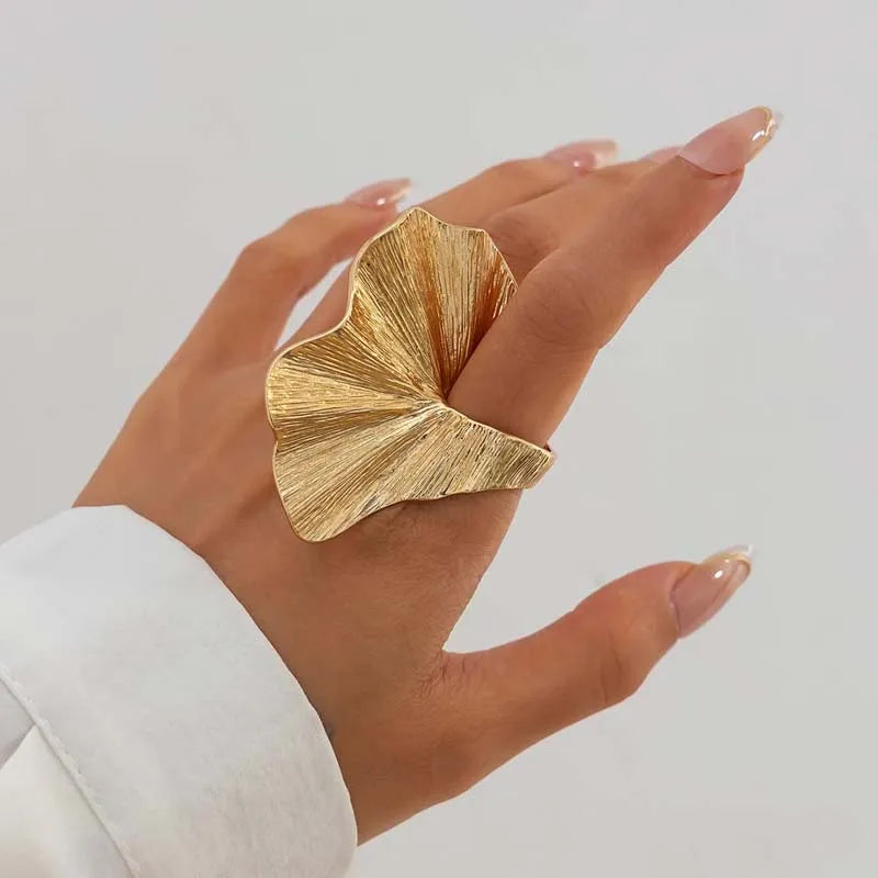 Fashion Metal Irregular Texture Rings for Women Exaggerated Gold Color Fold Leaf Wide Personality Rings Jewelry Party Gifts