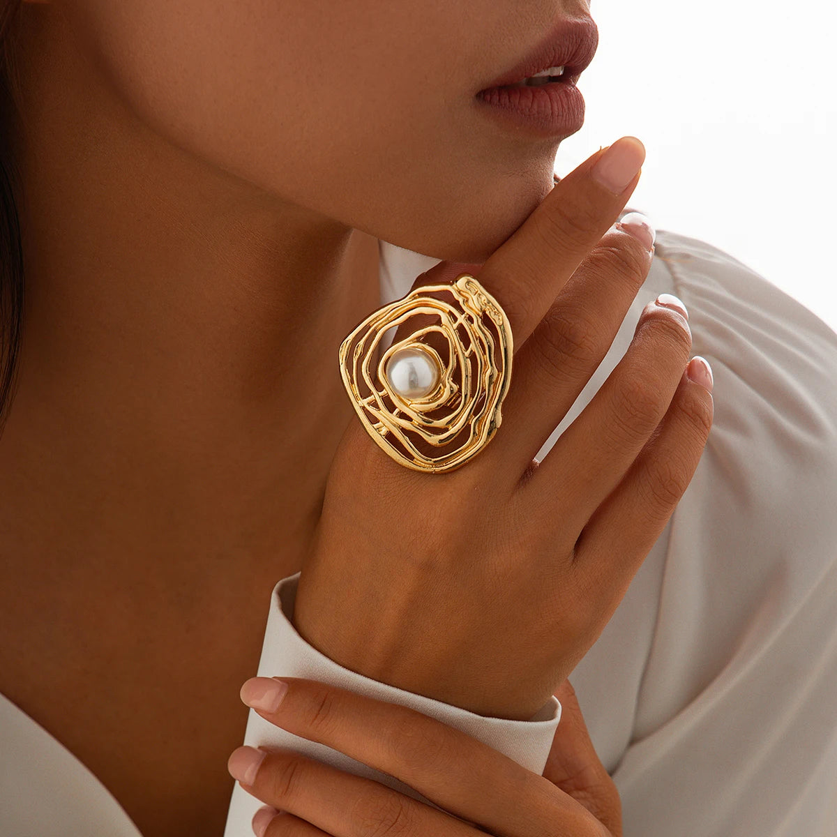 Salircon Vintage Exquisite Big Flower Butterfly Ring for Women Irregular Geometric Metal Finger Ring Female Jewelry Gift