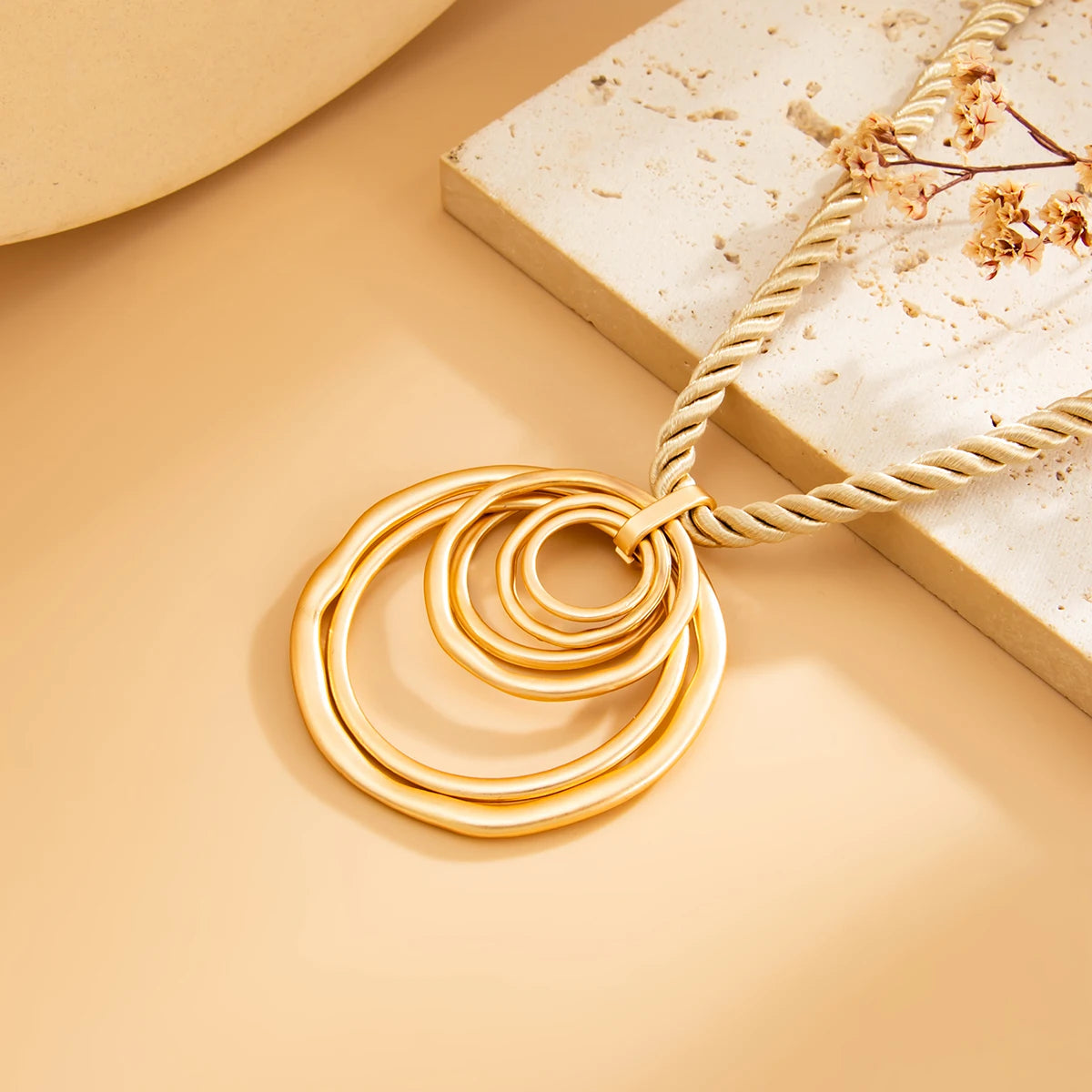 Salircon 2 Styles Vintage Geometric Large Square Hollowout Pendant Necklace for Women Punk Chunky Rope Chain Charm Jewelry Gifts