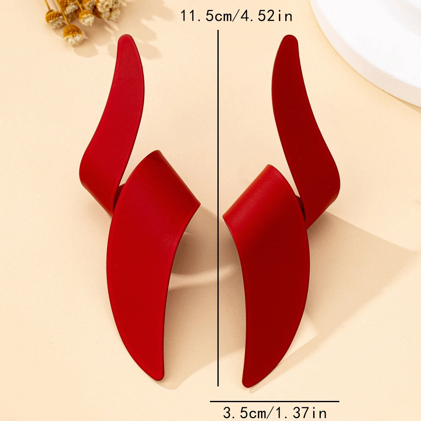 A Pair of Women's Earrings, Exaggerated Irregular Geometric Red Earrings, Suitable for Daily Wear and Vacation Wear
