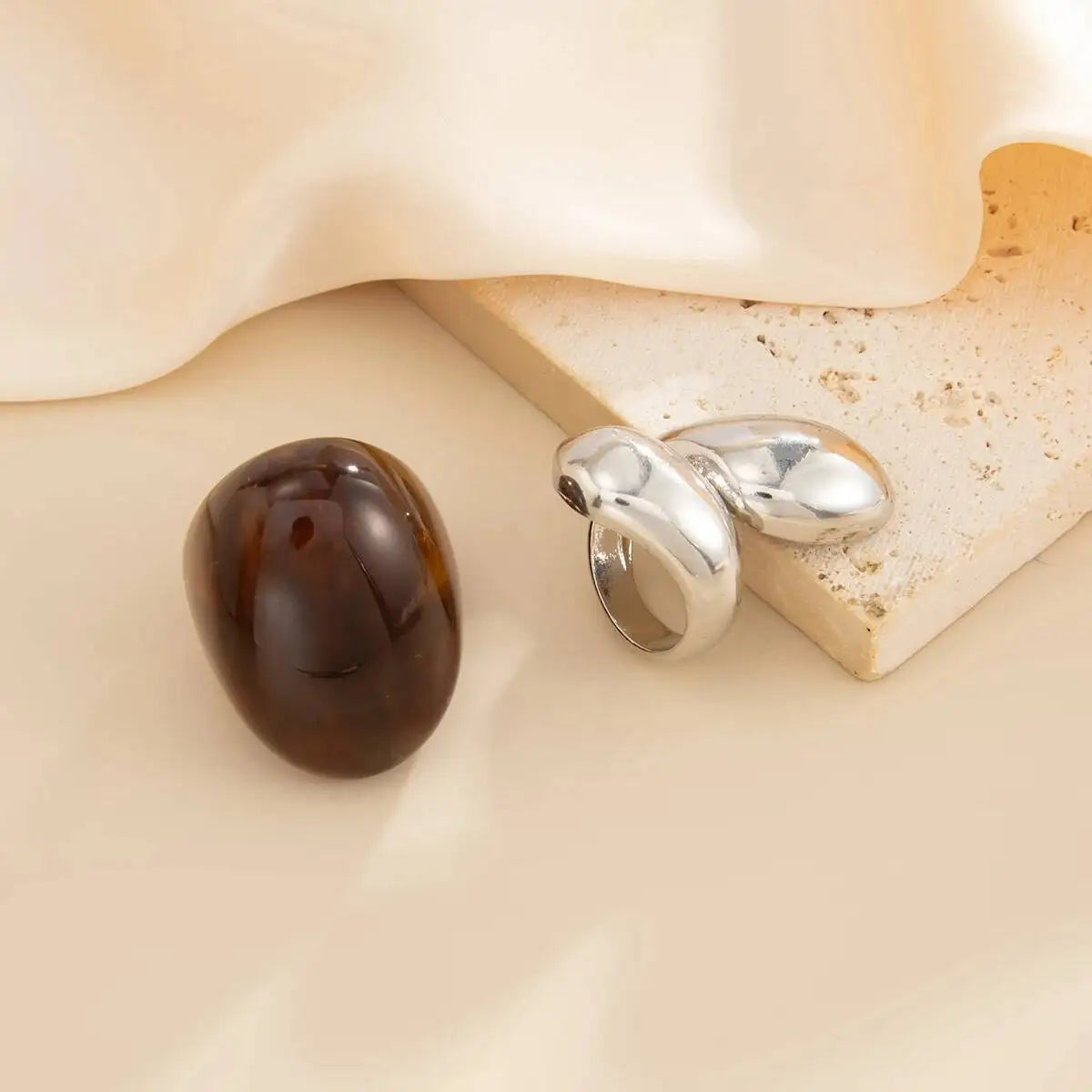 KunJoe 2Pcs/Set Vintage Metal Water Drop Acrylic Ring Women 2026 Fashion Geometric Thick Resin Knuckle Rings Set Boho Jewelry