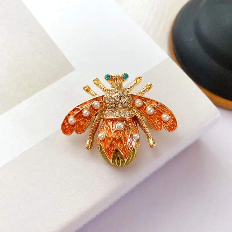 SKEDS Luxury Exaggerated Vintage Women Crystal Bee Brooch Pin Fashion Elegant Lady Exquisite Insect Rhinestone Badges