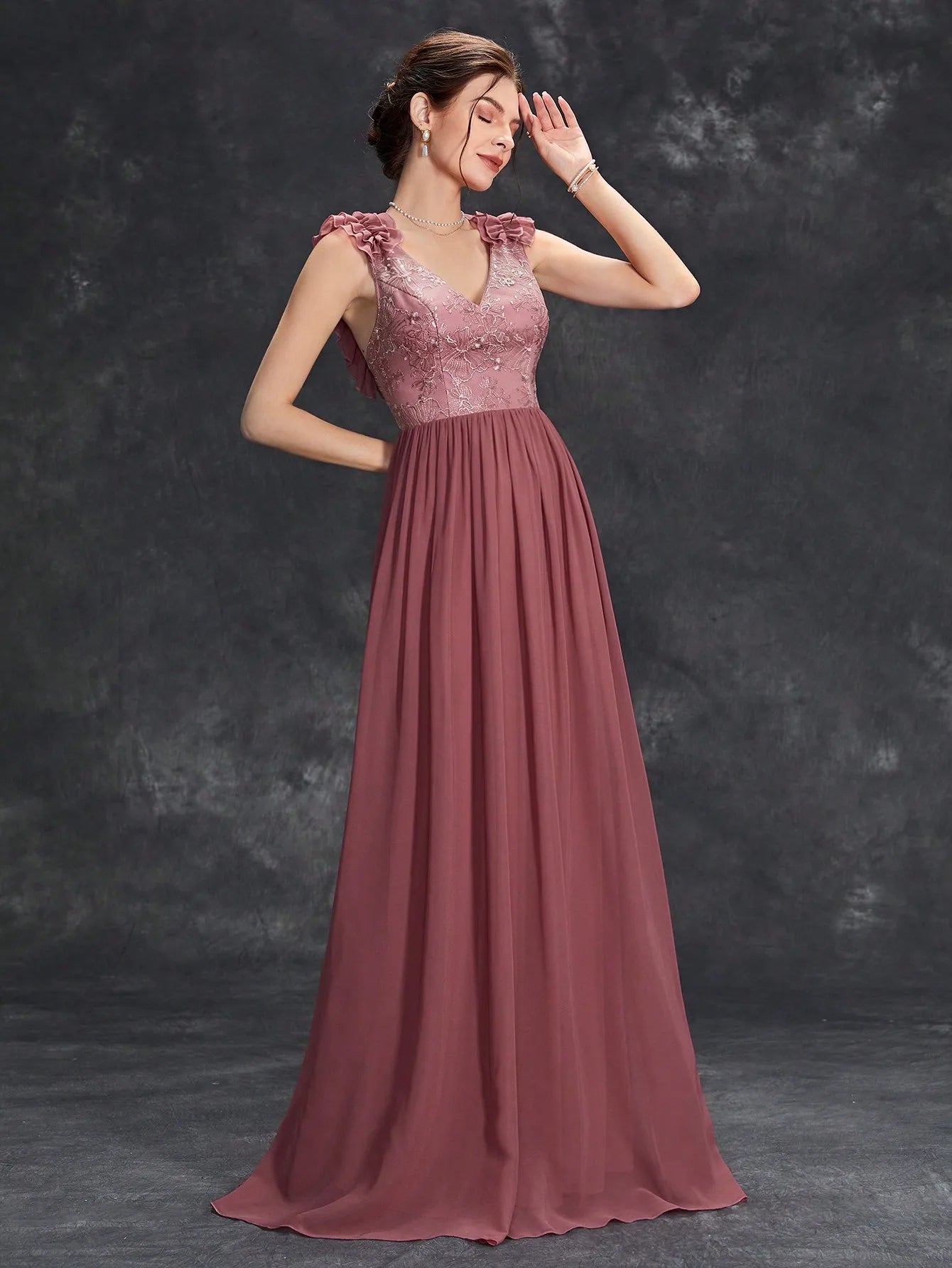 MGIACY V-neck embroidery chiffon, wooden ears, shoulders and lace A-hem skirt