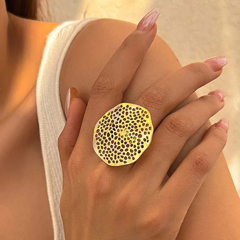 Exaggerated Metal Big Pearl Flower Rings for Women Retro Gold Color Irregular Geometric Circle Leaf Opening Finger Ring Jewelry