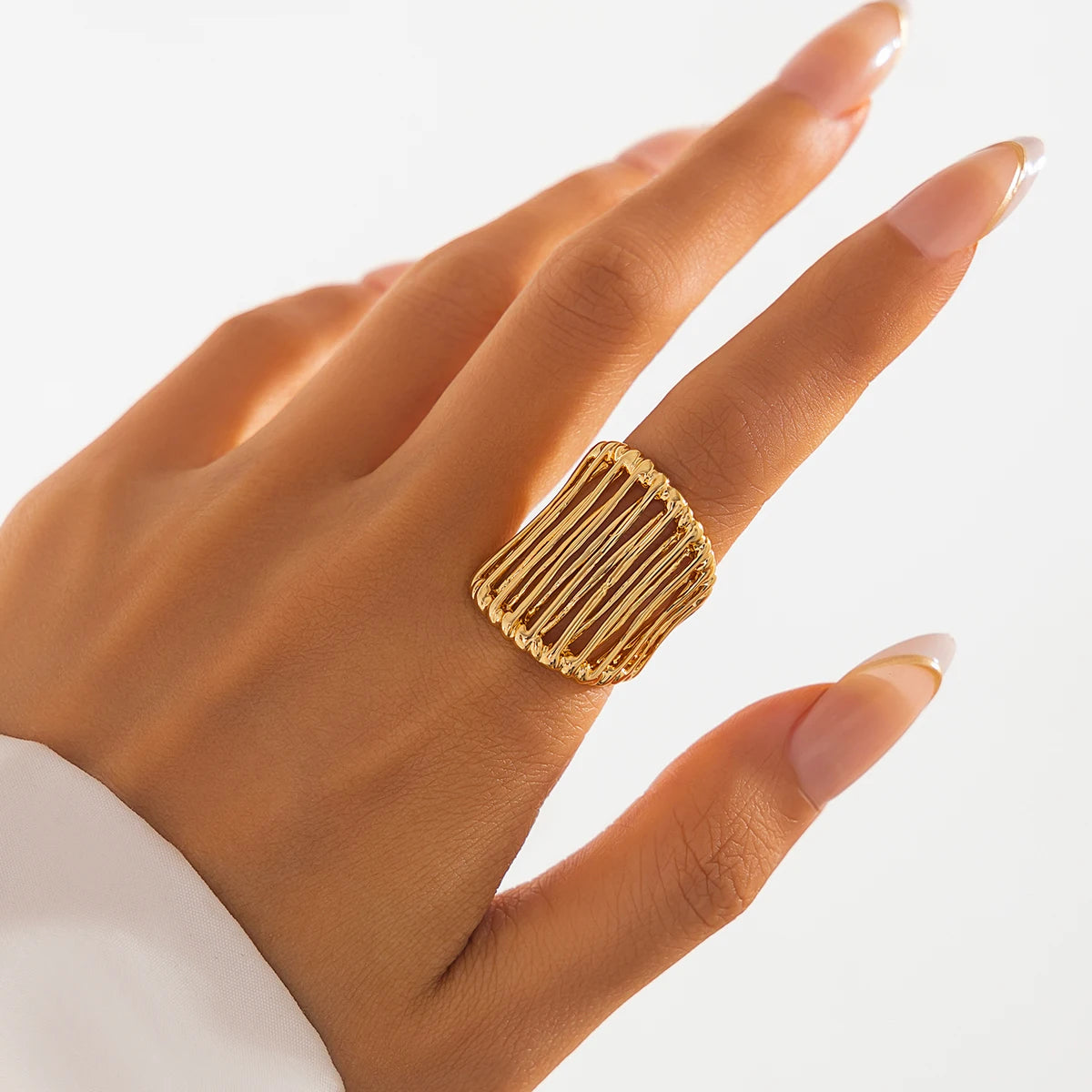 Salircon Vintage Exquisite Big Flower Butterfly Ring for Women Irregular Geometric Metal Finger Ring Female Jewelry Gift