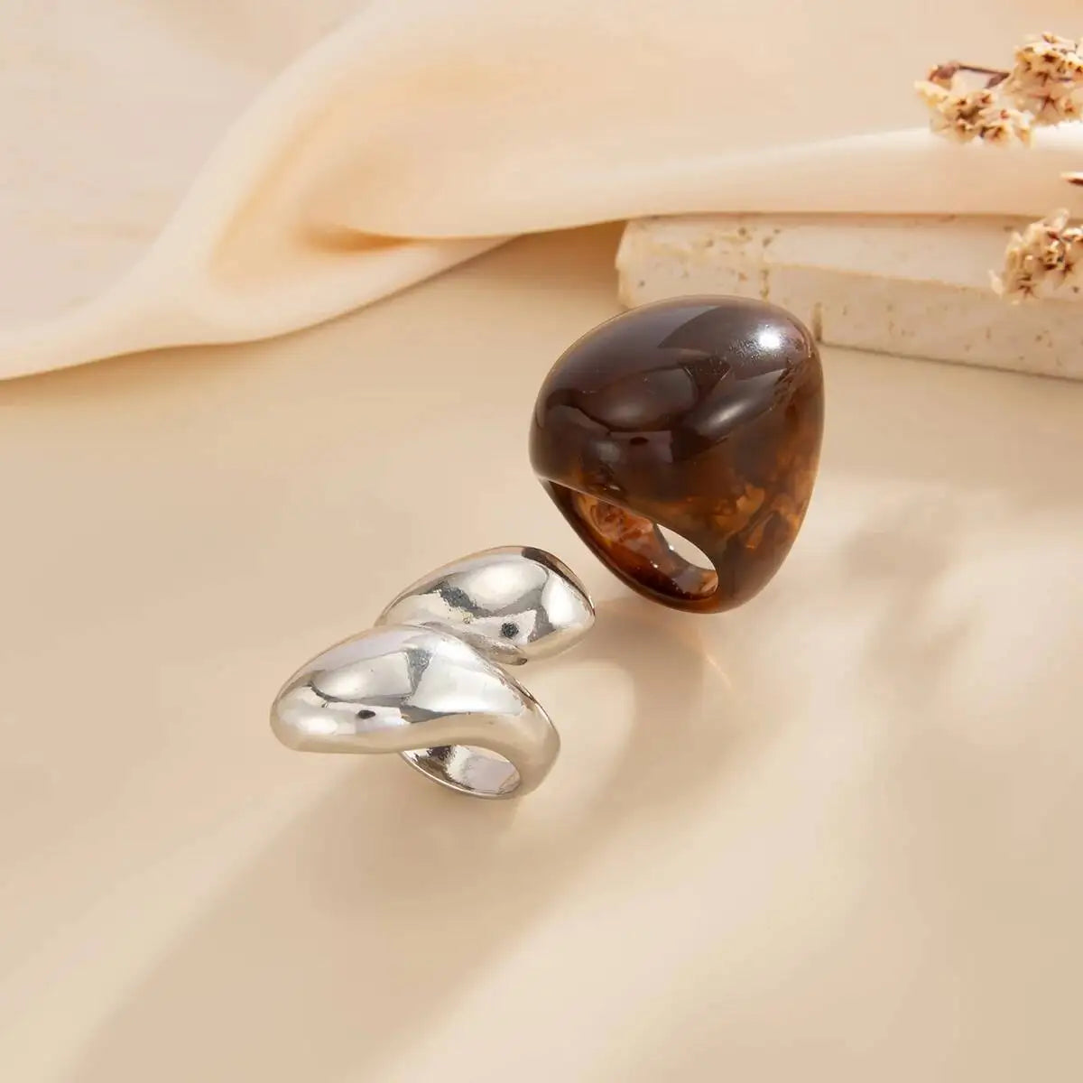 KunJoe 2Pcs/Set Vintage Metal Water Drop Acrylic Ring Women 2026 Fashion Geometric Thick Resin Knuckle Rings Set Boho Jewelry