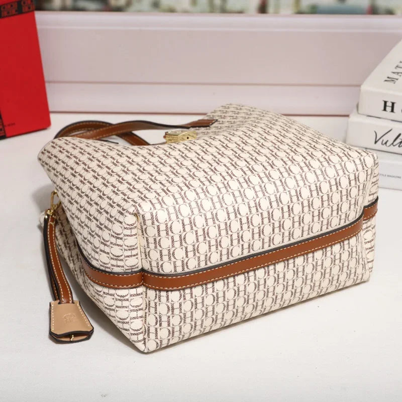 Premium Versatile PU Leather Crossbody Bag Ladies Large Capacity Daily Commuter Tote Bag Letter Print Design Ladies Fashion