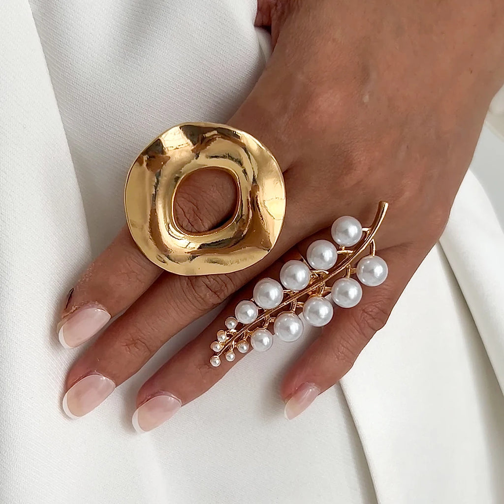 Salircon Aesthetic Design Inlaid Imitation Pearl Flower Leaf Ring for Women Vintage Circular Metal Finger Ring Party Jewelry