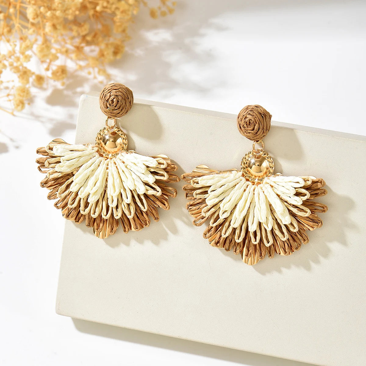 Women Handmade Colorful Straw Fan Fringe Earrings Raffia Ball Stud Gradient Tassel Dangling Earrings Bohemian Holiday Seaside Ac