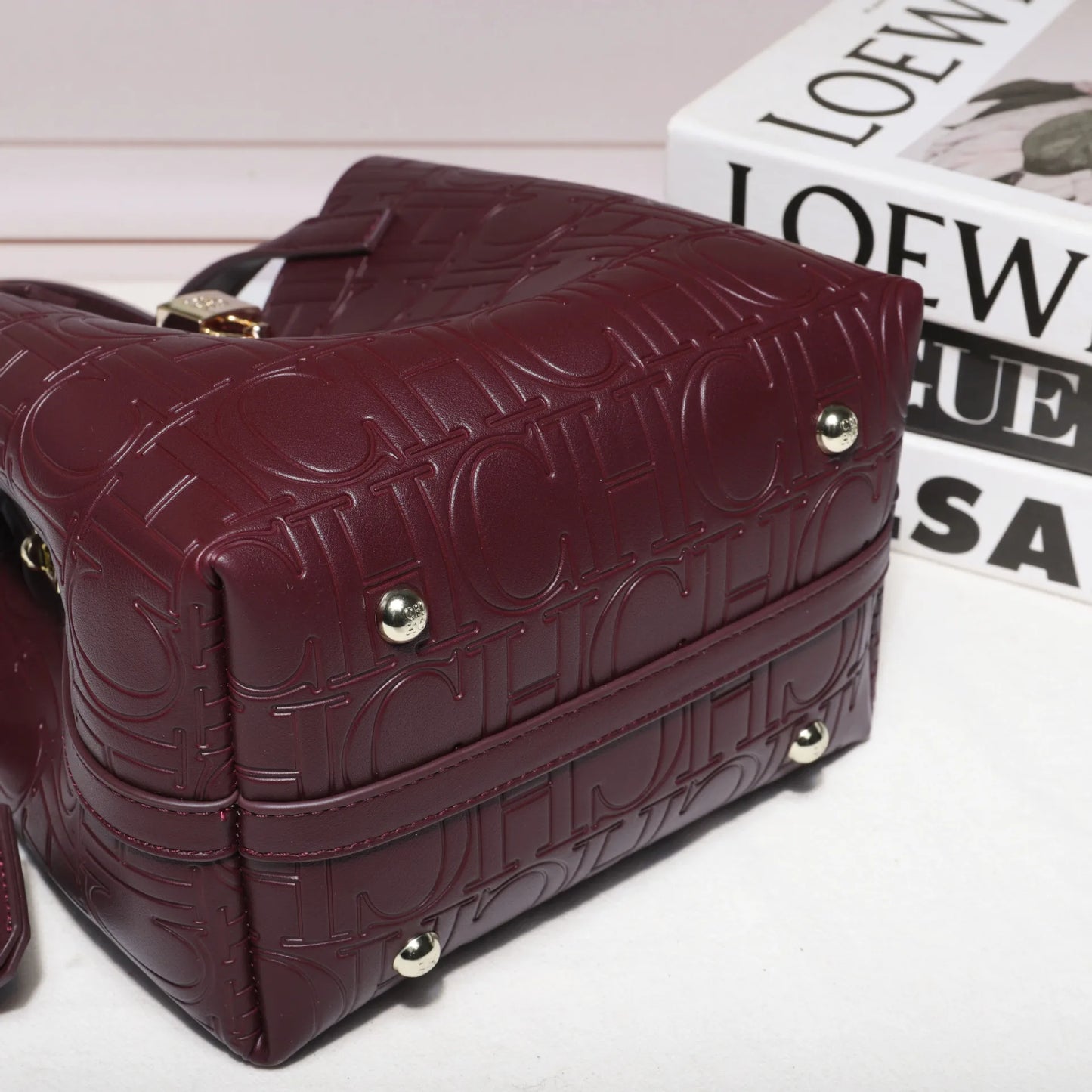 CH Large Capacity Handbag Luxury Brand Temperament Letter Print with Lock Design 2025 Trendy Women's Crossbody Bag