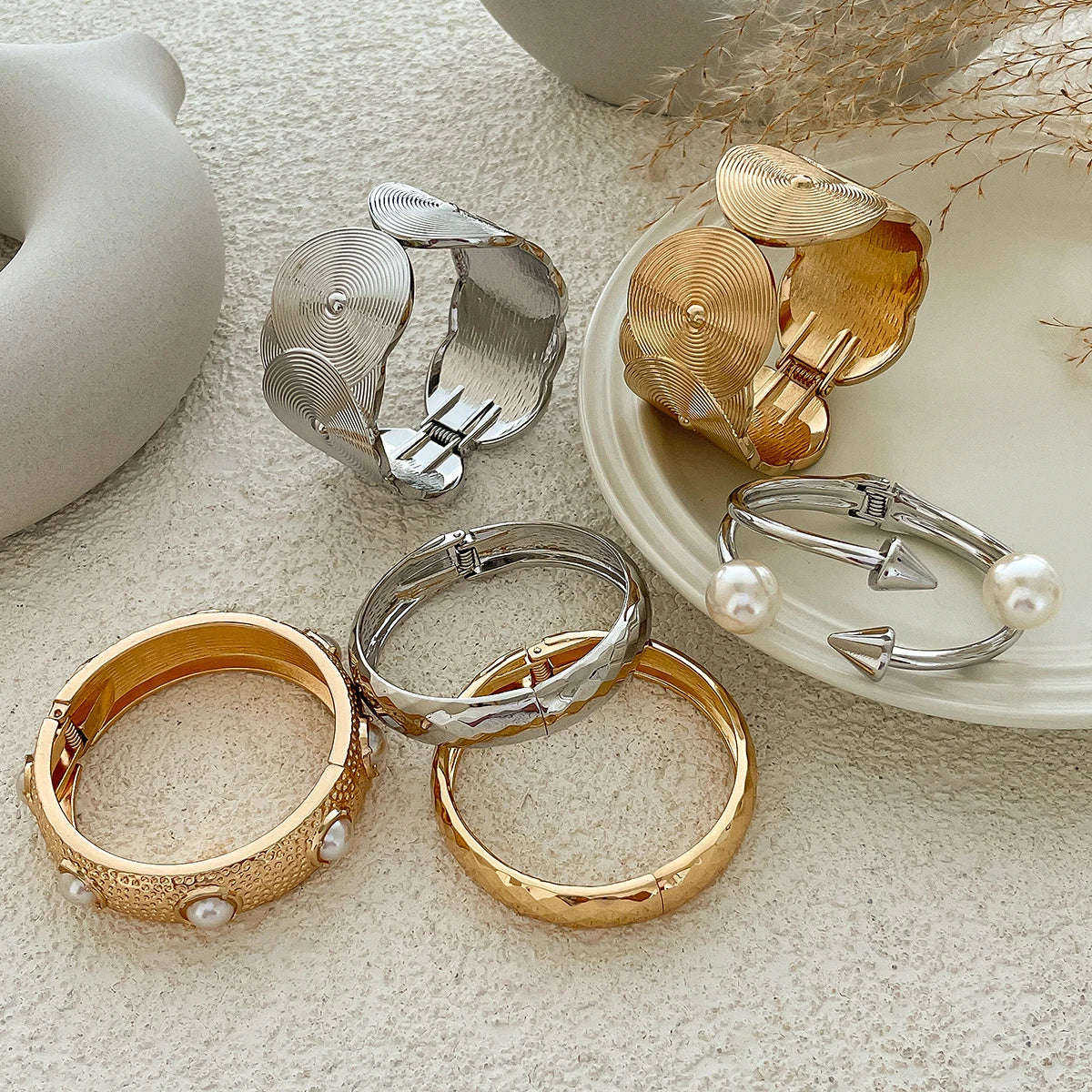 Salircon Aesthetic Design Vintage Geometric Texture Chunky Metal Bangles Women Charm Imitation Pearl Spring Bracelets Jewelry