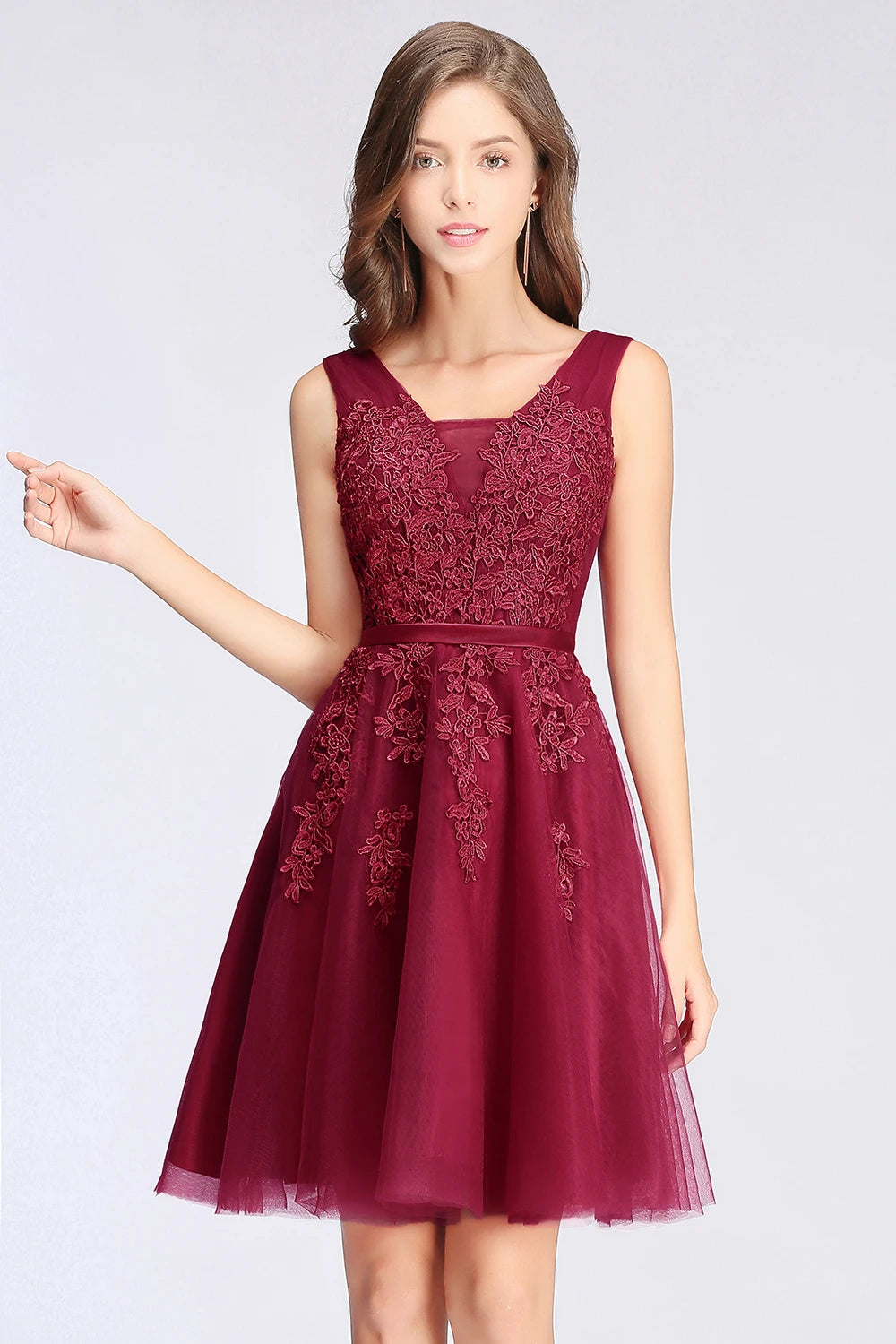 BABYONLINE Burgundy Bridesmaid Dresses with Lace Appliqué, V-Back & Flowy Tulle Skirt for Weddings,Elegant Short Party Dress