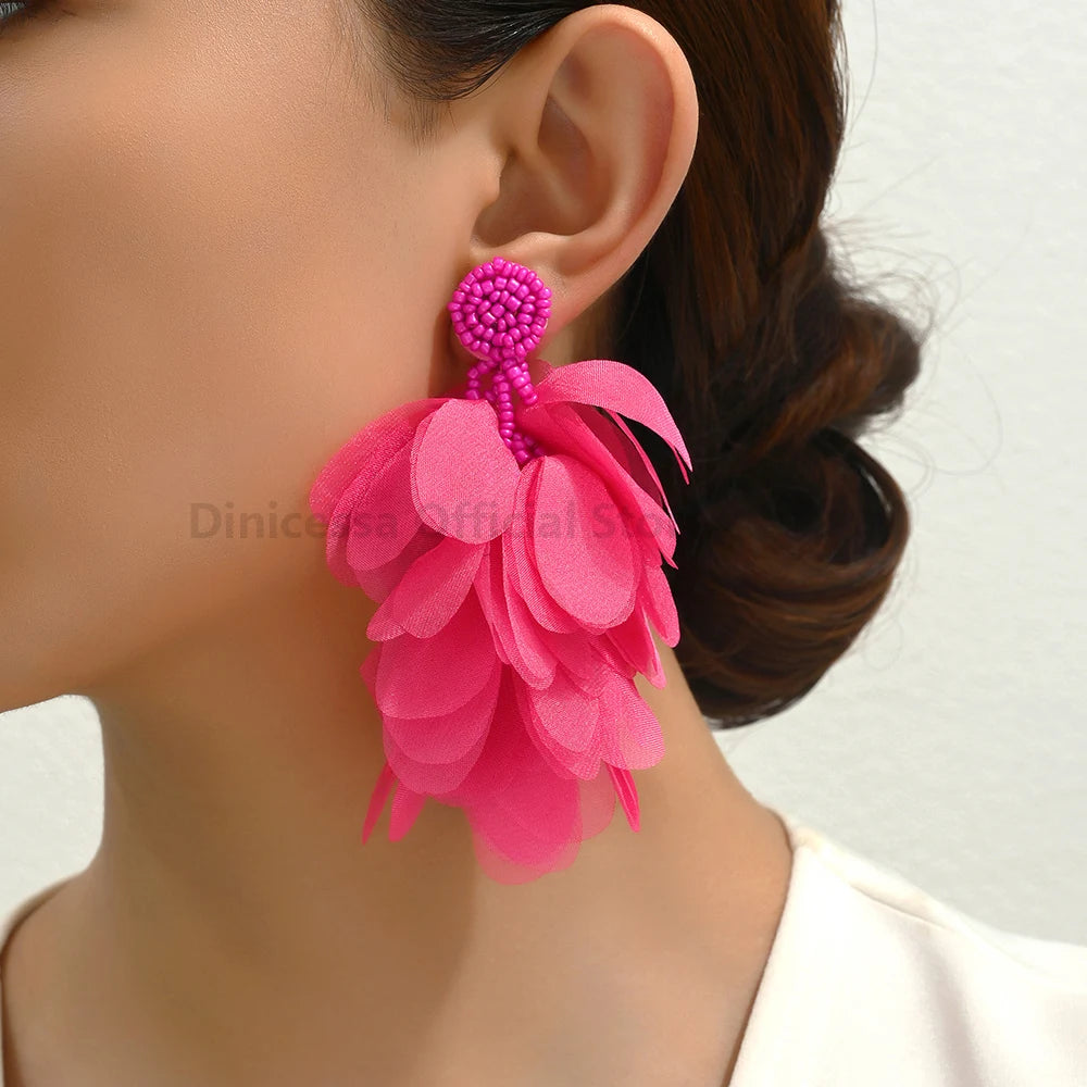 Charm Flower Petals Elegant Beaded Charm Decor Piercing Dangle Earrings For Women Trend Luxury Design Wedding Party Jewelry Gift