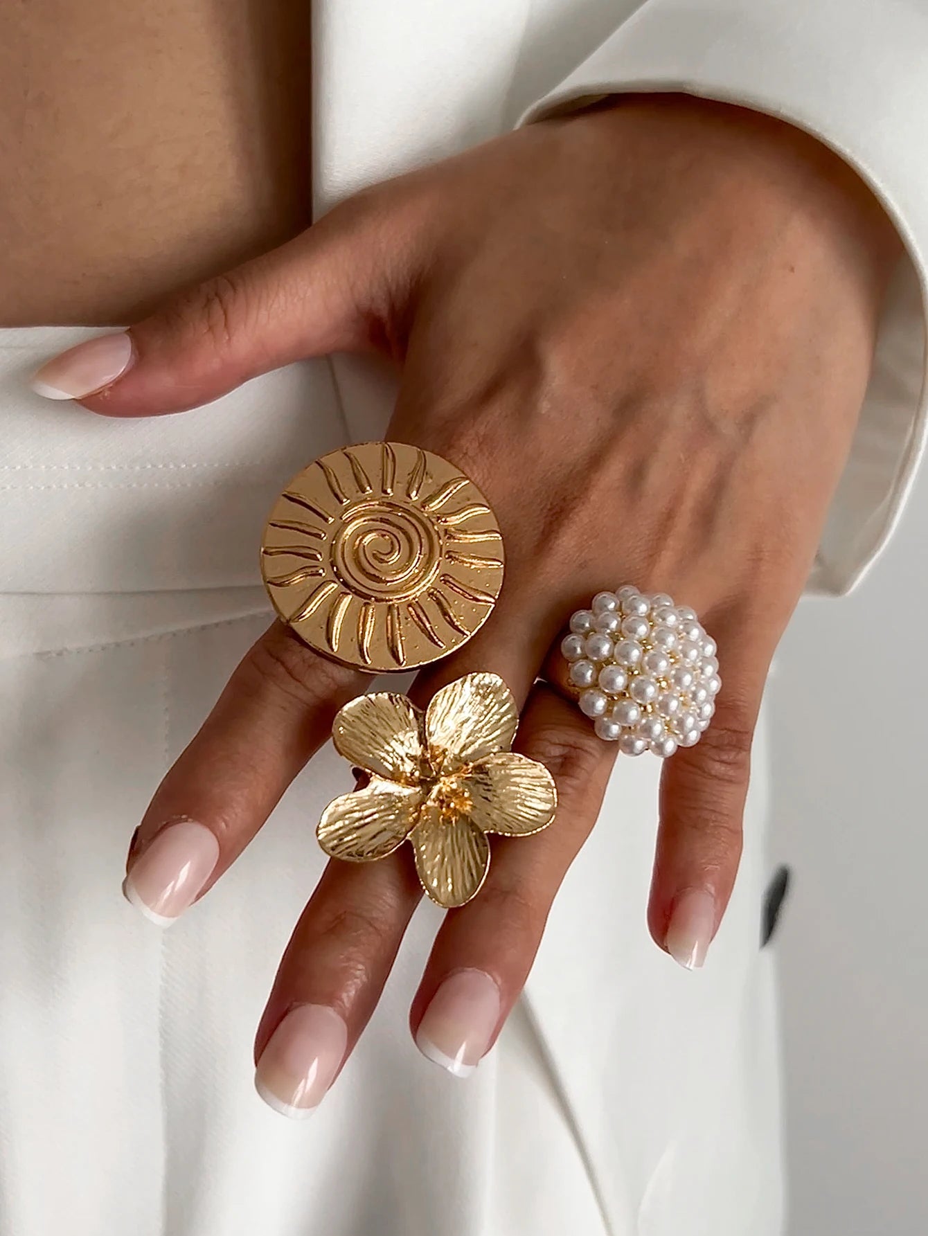 Salircon Vintage Ethnic Sun Pattern Flower Petal Rings Women Elegant Small Ball Imitation Pearl Finger Adjustable Ring Jewelry