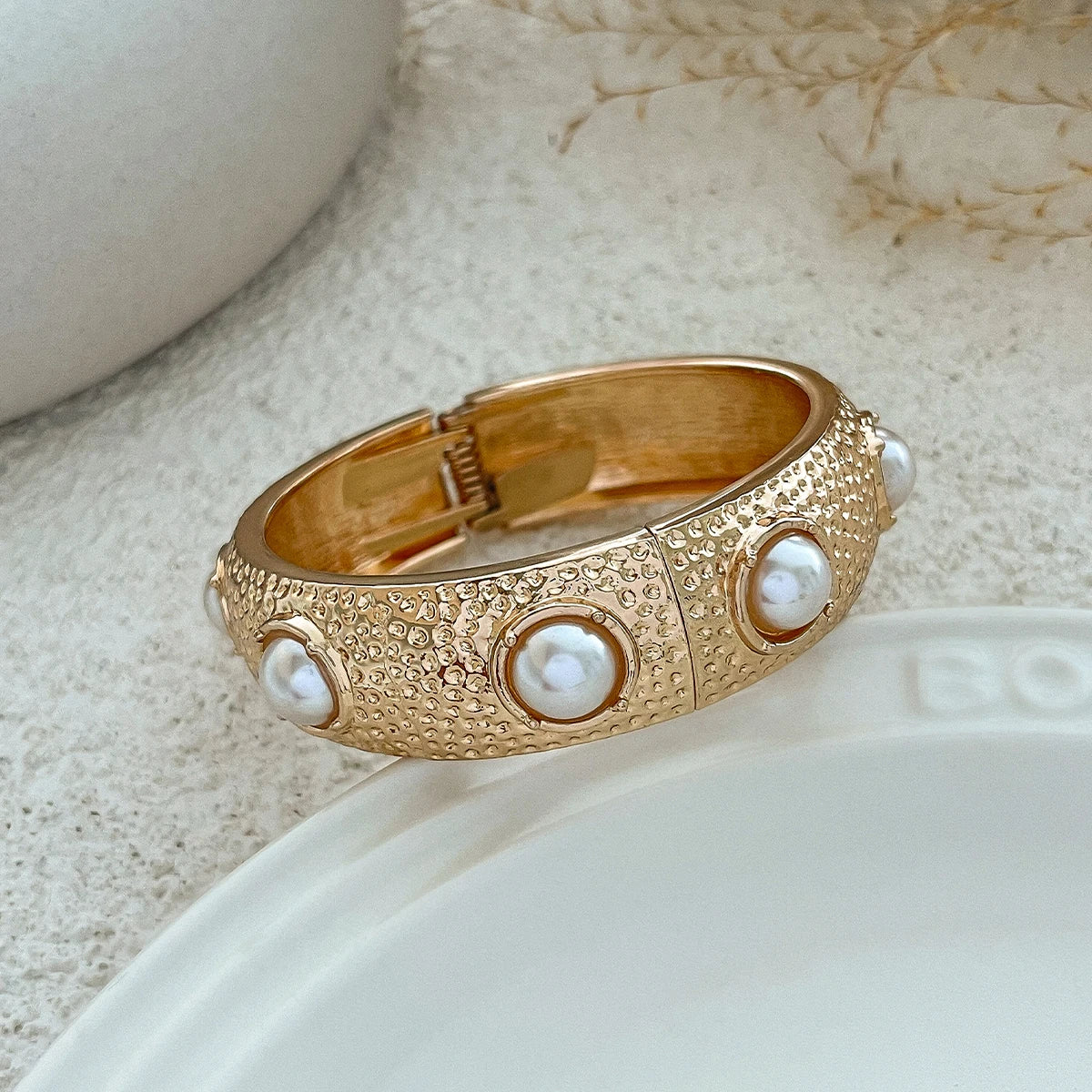 Salircon Aesthetic Design Vintage Geometric Texture Chunky Metal Bangles Women Charm Imitation Pearl Spring Bracelets Jewelry