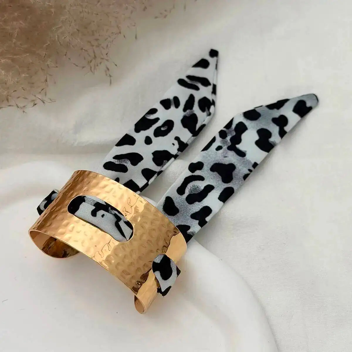 Salircon Creative Colorful Ethnic Style Wristband Metal Bracelet Women Classic Pleated Scarf Wrapped Open Bangles Jewelry 2026