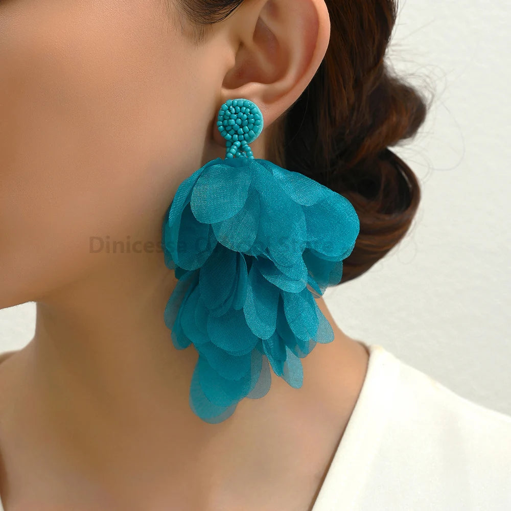 Charm Flower Petals Elegant Beaded Charm Decor Piercing Dangle Earrings For Women Trend Luxury Design Wedding Party Jewelry Gift