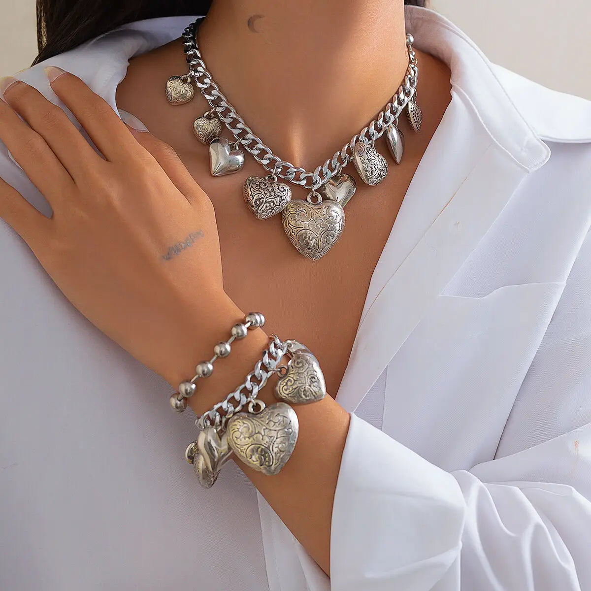 Salircon Vintage Aesthetics Exquisite Chubby Heart Pendant Choker Necklace Bracelets for Women Charm Fashion Jewelry Sets