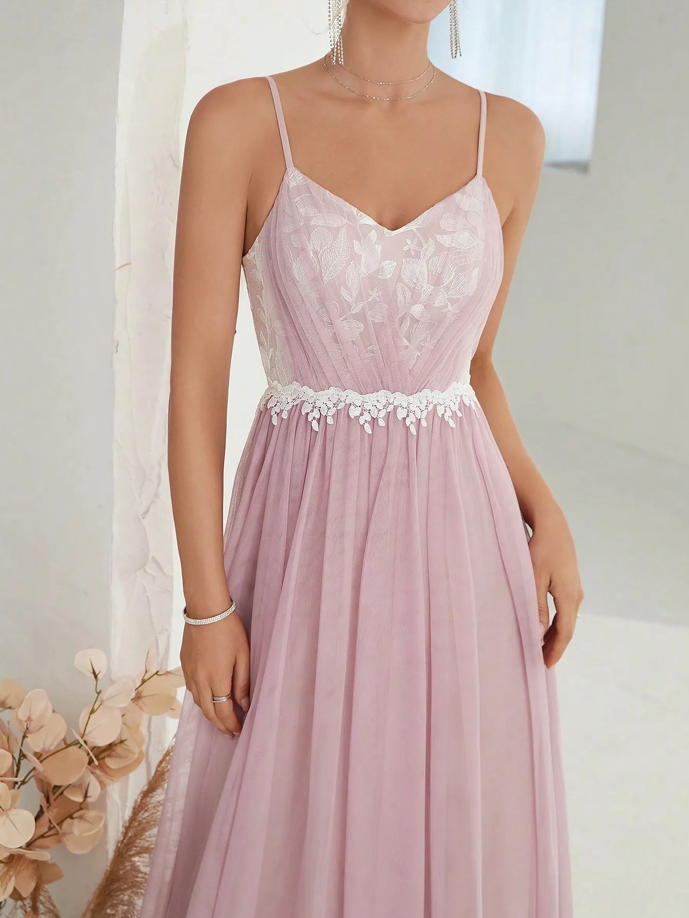 Mgiacy Halter mesh cross folding lace contrasting long dress