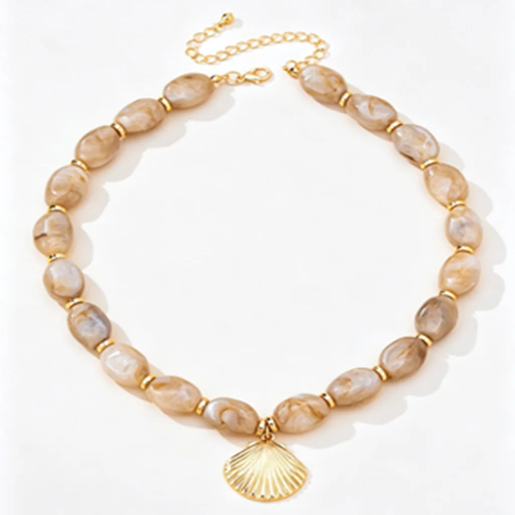 A Fashionable Women's Pendant Necklace with Ocean Vacation Elements, Zinc Alloy Shell Pendant Beaded Necklace, Suitable for Daily Wear, Vacations, and Gift-Giving