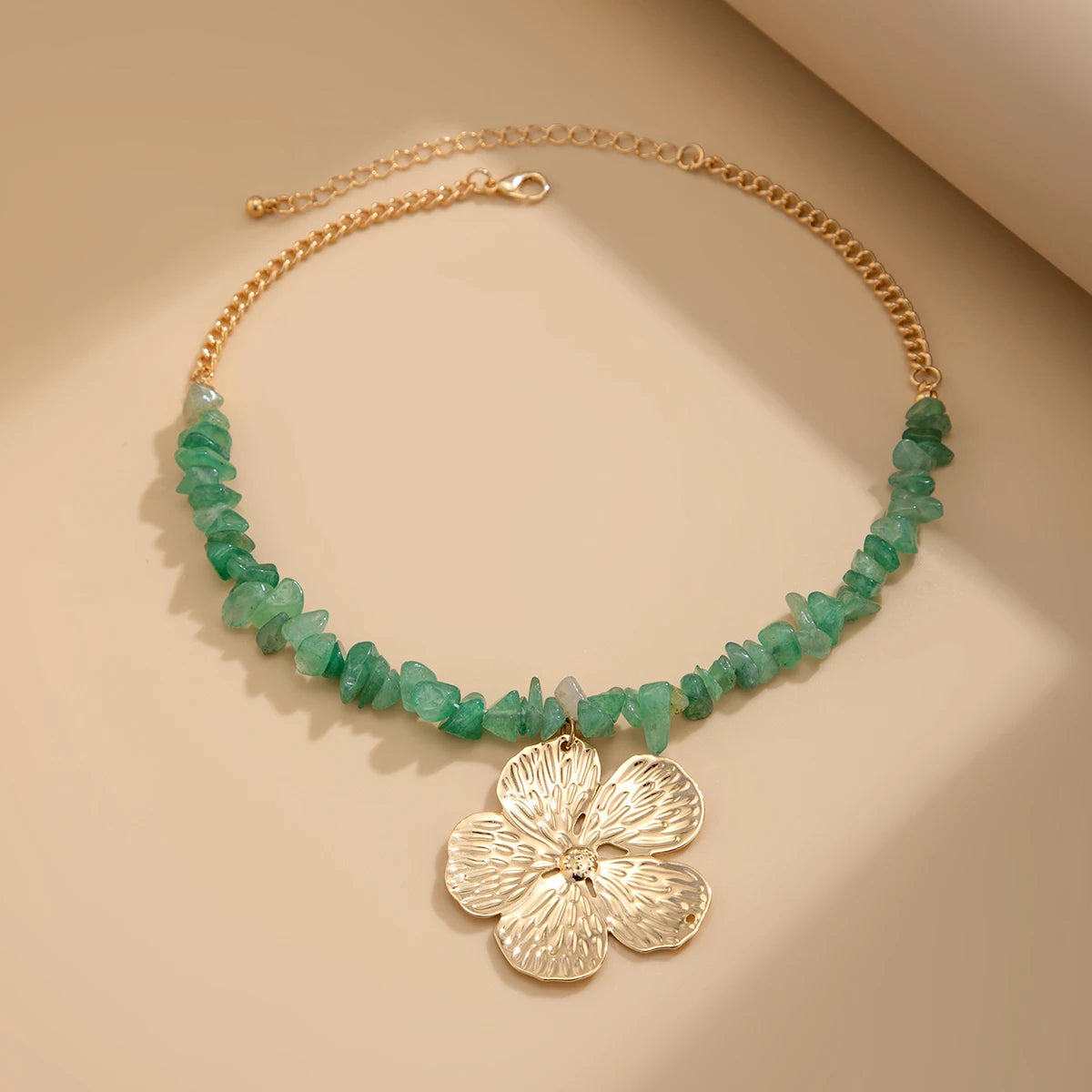 Ingemark Bohemian Crushed Stones Chain Big Flower Pendant Necklace Women Exquisite Trendy Summer Beach Club Party Jewelry Gifts