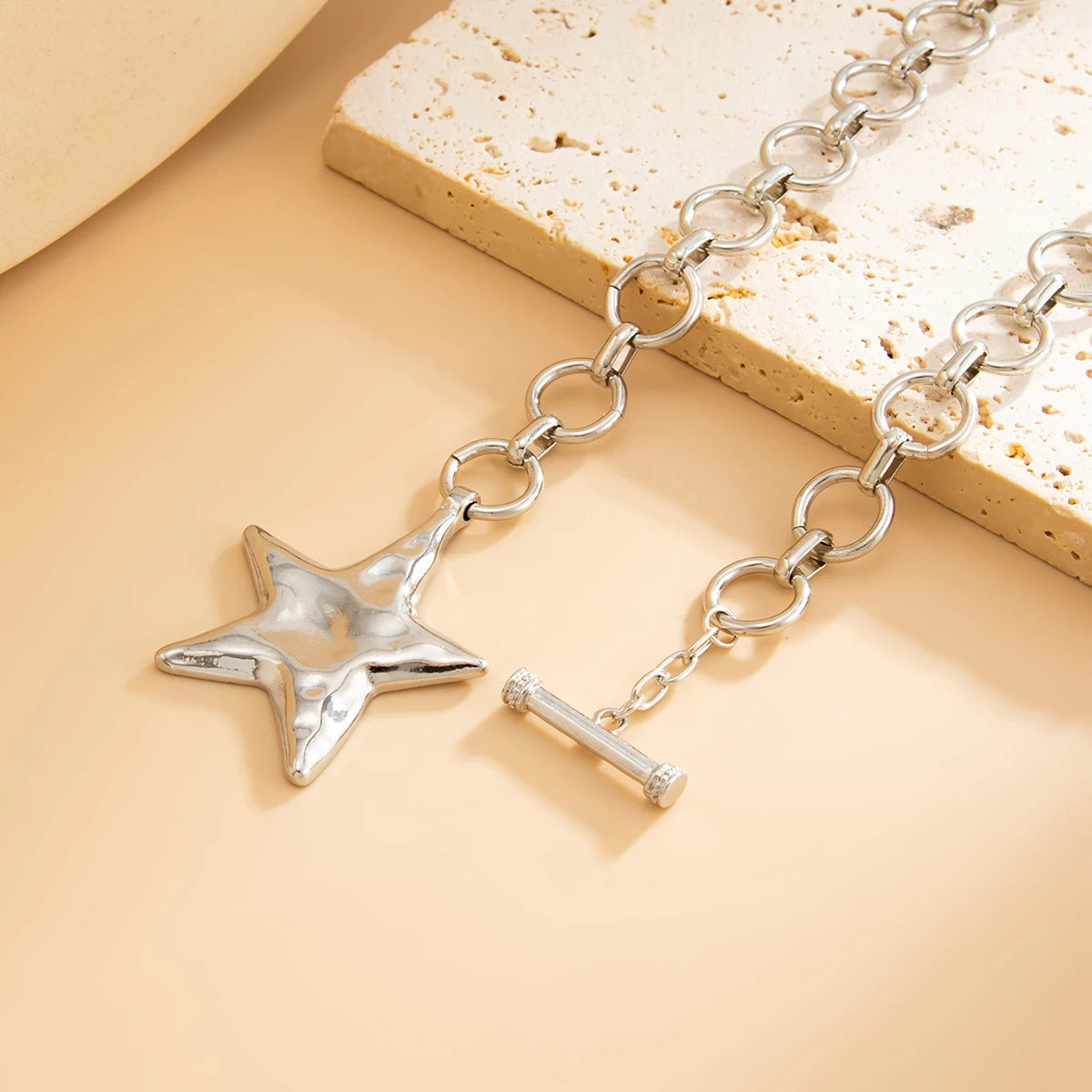 Ingemark Hip-Hop Punk Star Metal Pendant Chokers Necklace Women Trendy Simple OT Buckle Thick Neck Chain 2025 New Jewelry Gift