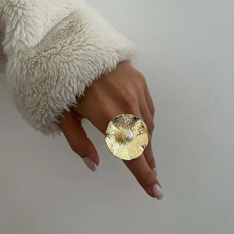 Exaggerated Metal Big Pearl Flower Rings for Women Retro Gold Color Irregular Geometric Circle Leaf Opening Finger Ring Jewelry