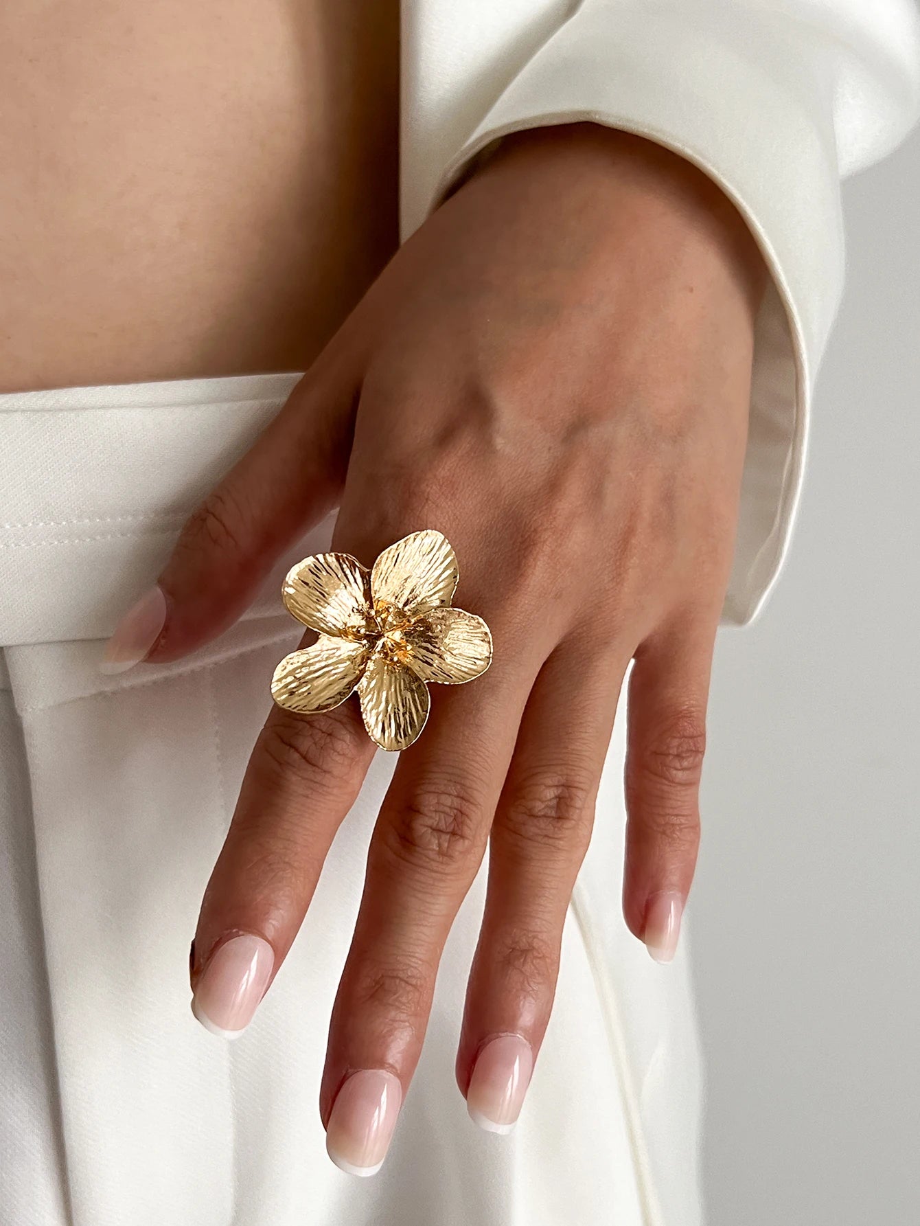 Salircon Vintage Ethnic Sun Pattern Flower Petal Rings Women Elegant Small Ball Imitation Pearl Finger Adjustable Ring Jewelry