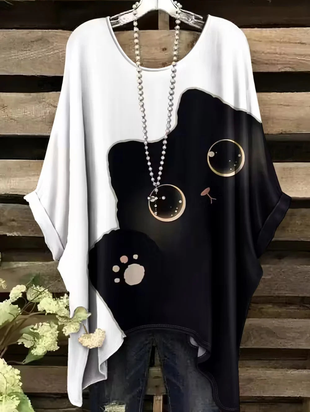 Retro Women's T Shirt Anime Cat Graphic Girl Clothes Summer O-Neck Short Sleeve Tees Female Harajuku Streetwear Oversized Blouse