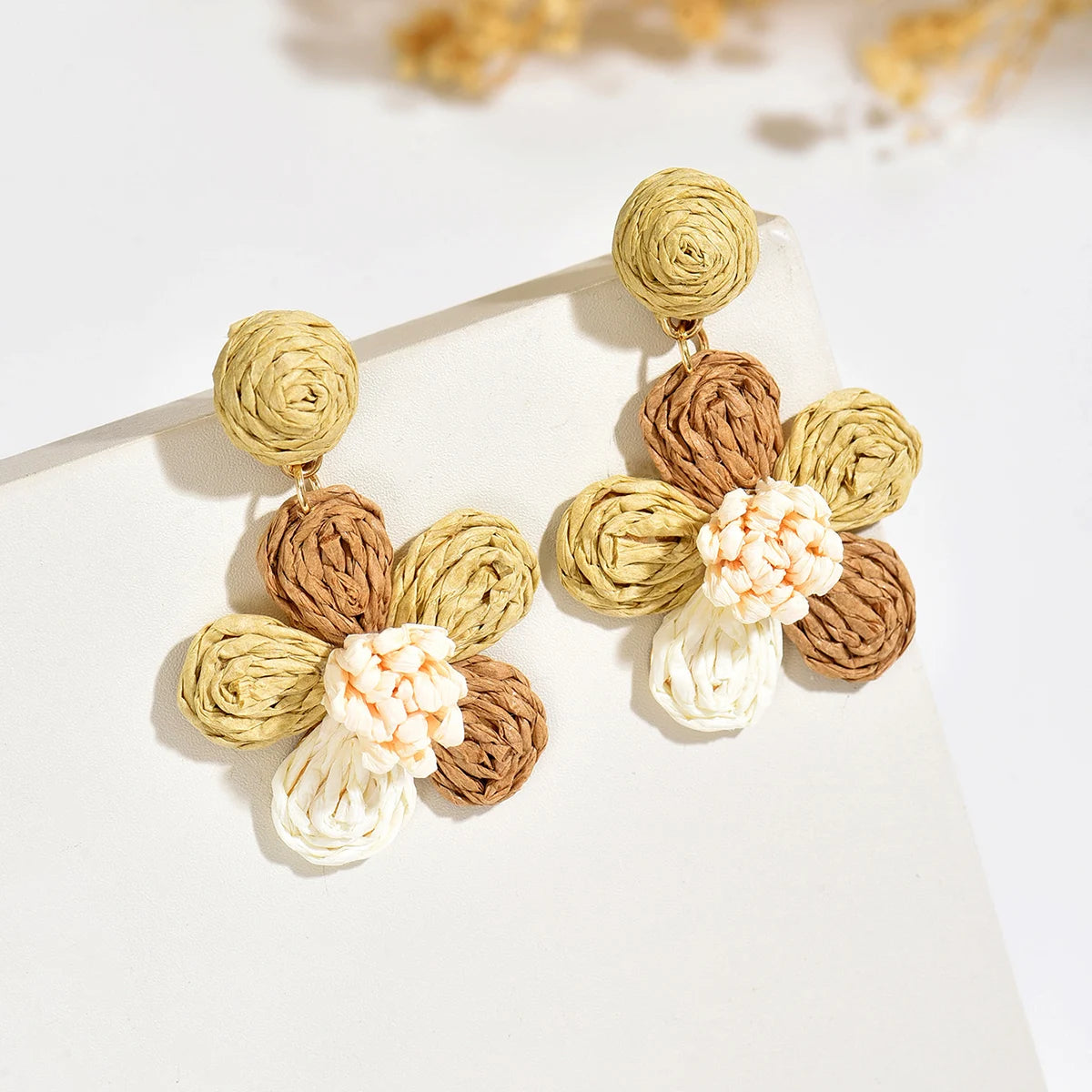 Women Multicolor Woven Straw Daisy Earrings Handmade Raffia Ball Floral Dangling Earrings Bohemian Holiday Party Accessories