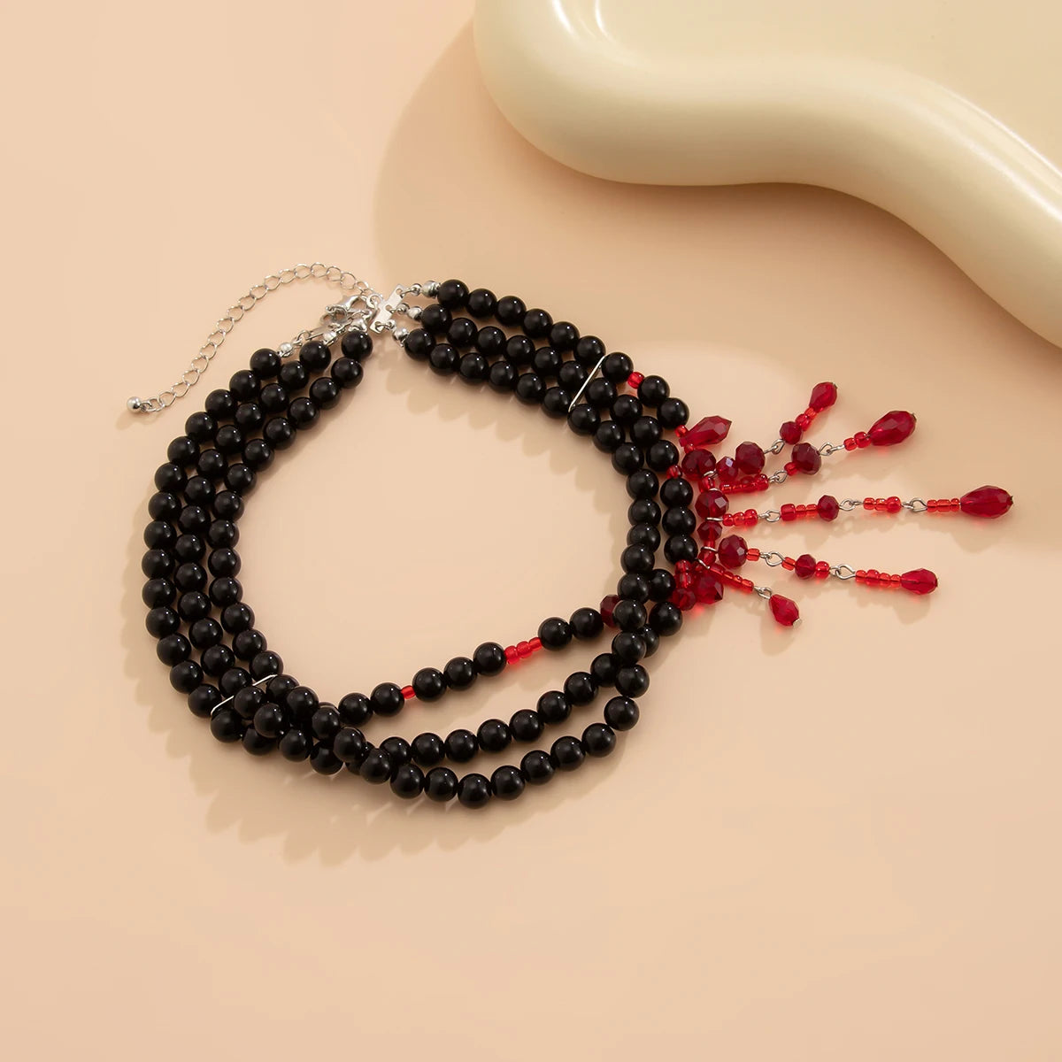 Salircon Dripping Blood Imitation Pearls Men Necklace Halloween Choker Gothic Style Pearls Creative Tassel Choker Necklace